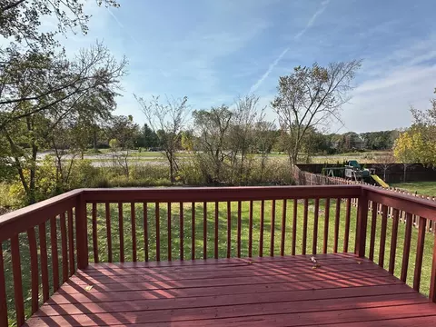 Exterior - 10 S218 Oneill Dr, Burr Ridge, IL 60527 photo 3 of 5