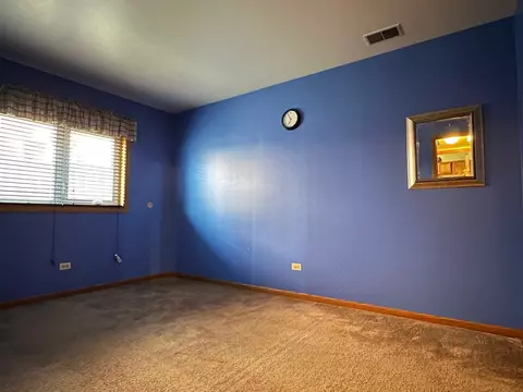Bedroom - 10 S218 Oneill Dr, Burr Ridge, IL 60527 photo 3 of 3
