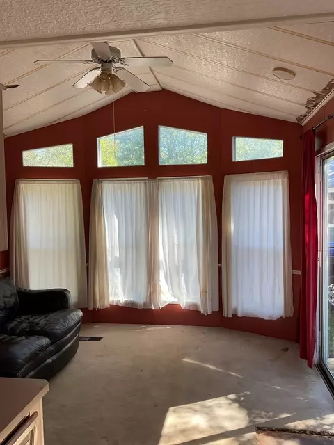 73 Beacon Bay, Lakemoor, IL 60051 photo 2