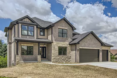 9279 Maura Ct, Frankfort, IL 60423