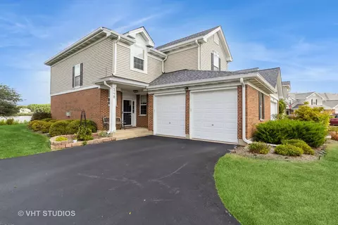 548 Legend Ln #548, Mchenry, IL 60050