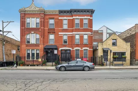 1715 W Beach Ave #1, Chicago, IL 60622