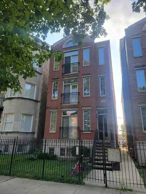 5224 S Michigan Ave #3, Chicago, IL 60615