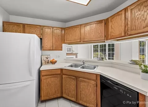 Kitchen - 802 Burning Trl, Carol Stream, IL 60188 photo 3 of 3