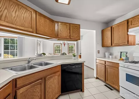 Kitchen - 802 Burning Trl, Carol Stream, IL 60188 photo 1 of 3