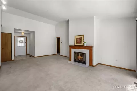 Living - 802 Burning Trl, Carol Stream, IL 60188 photo 2 of 8