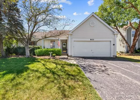 802 Burning Trl, Carol Stream, IL 60188