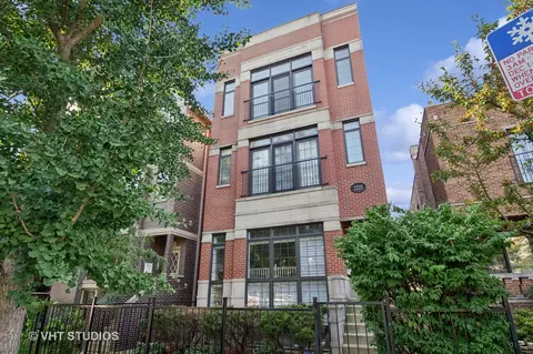 2225 W Foster Ave #3, Chicago, IL 60625