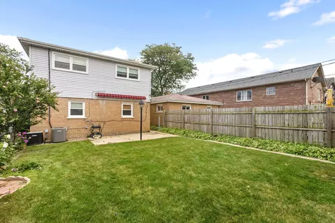 Exterior - 5316 S 74th Ave, Summit, IL 60501 photo 2 of 3