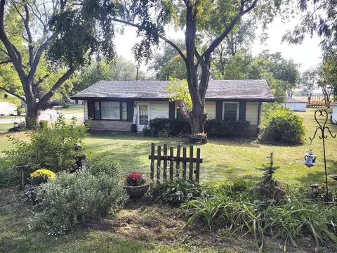 5255 Sand Ridge Rd, Morris, IL 60450