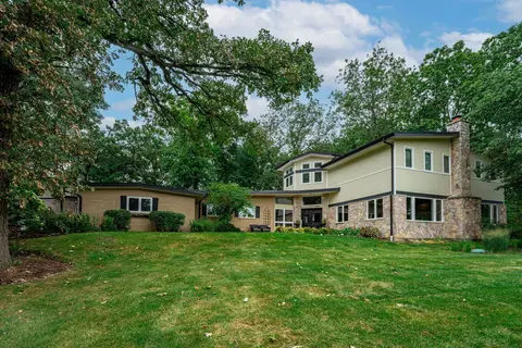 29 Acorn Dr, Hawthorn Woods, IL 60047