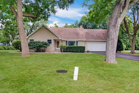 19 Hawley Ct, Grayslake, IL 60030