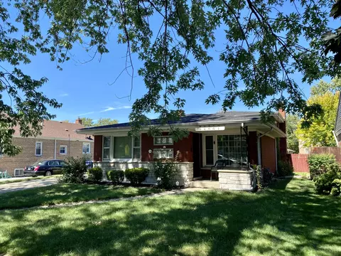 2820 W 98th St, Evergreen Park, IL 60805