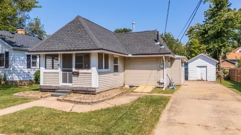 912 S Mason St, Bloomington, IL 61701