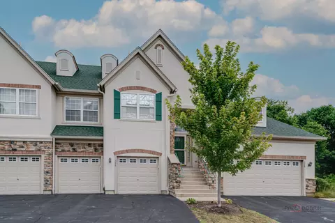 396 Bay Tree Cir #396, Vernon Hills, IL 60061