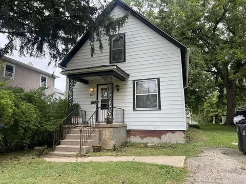 2405 Gilboa Ave, Zion, IL 60099