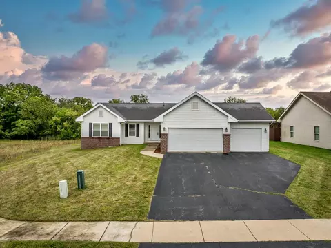 3535 Franklin Pl, Cherry Valley, IL 61016