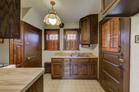Kitchen - 16303 Emerald Ave, Harvey, IL 60426 photo 1 of 2
