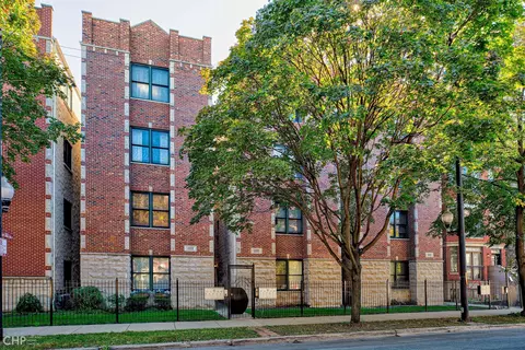 2335 W Harrison St #2, Chicago, IL 60612