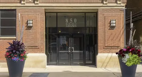 850 W Adams St #5E, Chicago, IL 60607