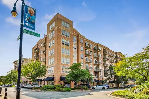 647 Metropolitan Way #514L, Des Plaines, IL 60016