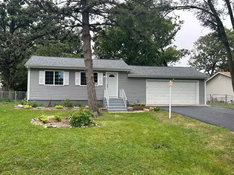2909 Benjamin Dr, Wonder Lake, IL 60097
