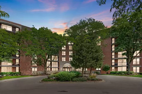 509 Aurora Ave #520, Naperville, IL 60540