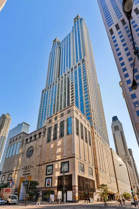 77 E Walton St #27F, Chicago, IL 60611