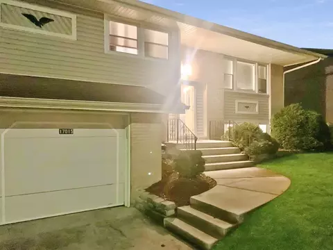 17015 Magnolia Dr, Hazel Crest, IL 60429