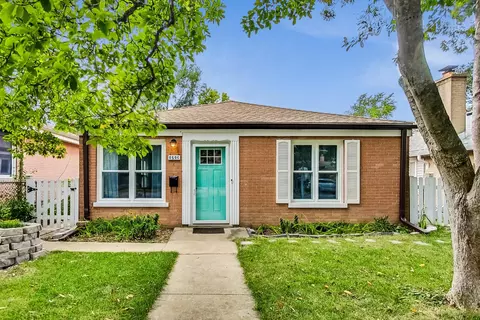 8506 E Prairie Rd, Skokie, IL 60076