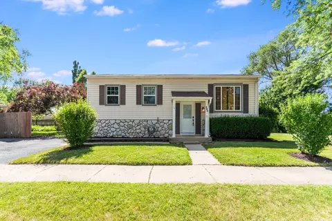 514 Parkside Ave, West Chicago, IL 60185
