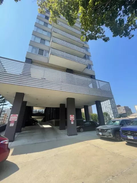 5601 N Sheridan Rd #17C, Chicago, IL 60660