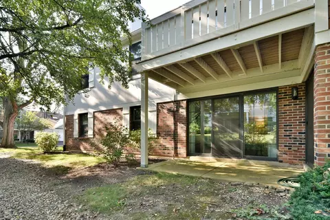 Other - 1912 Gresham Cir #A, Wheaton, IL 60189 photo 6 of 7