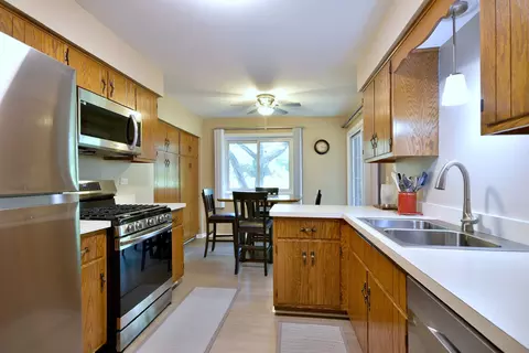 Kitchen - 1912 Gresham Cir #A, Wheaton, IL 60189 photo 1 of 3