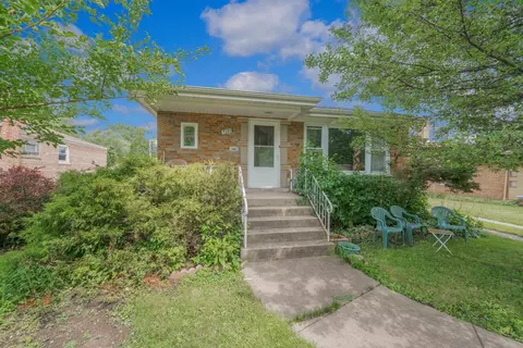9209 Massasoit Ave, Oak Lawn, IL 60453