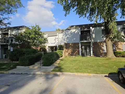 7401 Blackburn Ave #101, Downers Grove, IL 60516