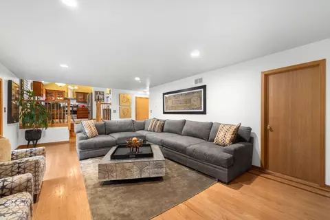 422 Central Ave, Matteson, IL 60443 photo 9