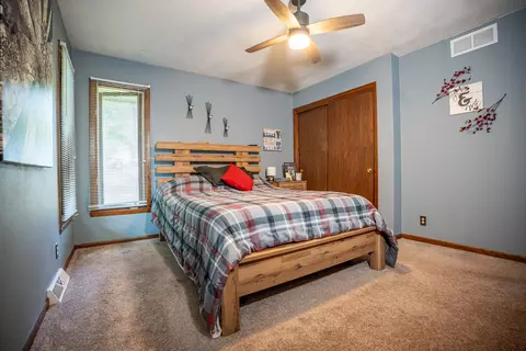 Bedroom - 15638 E Timberlane Dr, Davis Junction, IL 61020 photo 2 of 4