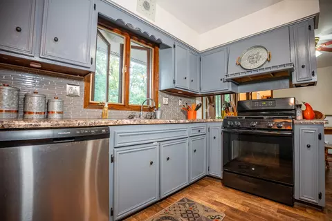 Kitchen - 15638 E Timberlane Dr, Davis Junction, IL 61020 photo 2 of 6