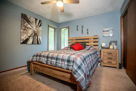 Bedroom - 15638 E Timberlane Dr, Davis Junction, IL 61020 photo 1 of 4