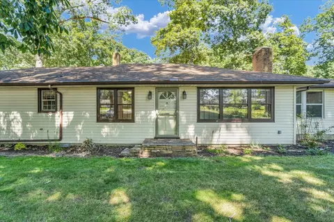 29 Dixie Acres Rd, Danville, IL 61832