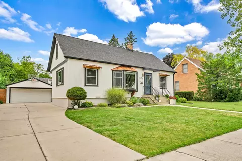 374 Woodbridge St, Des Plaines, IL 60016