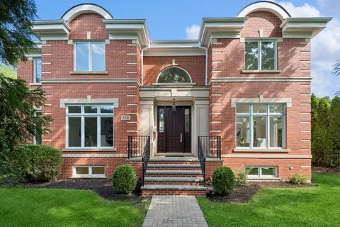230 Central Ave, Wilmette, IL 60091