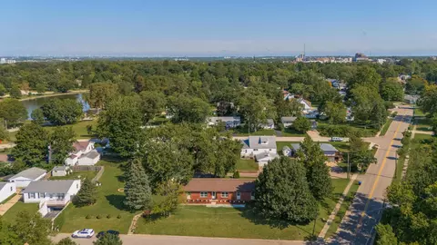 101 Tanner Dr, Bloomington, IL 61701 photo 31