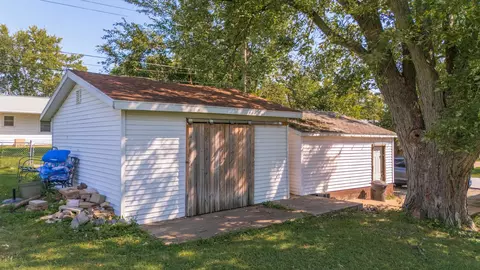 101 Tanner Dr, Bloomington, IL 61701 photo 35