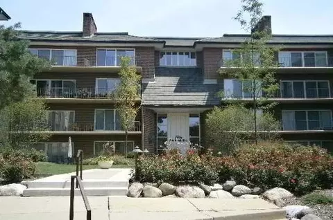 5 Oak Brook Club Dr #N101, Oak Brook, IL 60523