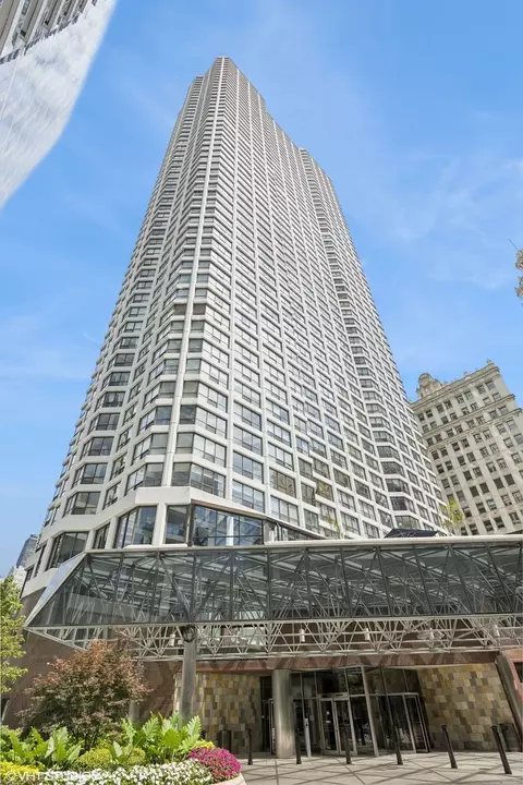 405 N Wabash Ave #1712, Chicago, IL 60611