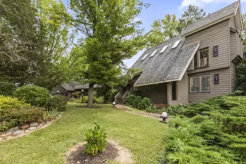 415 Signal Hill Rd, North Barrington, IL 60010
