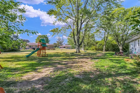 Exterior - 205 Hickory Dr, Roberts, IL 60962 photo 3 of 8