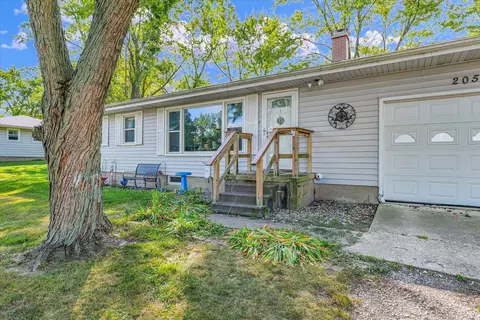 Other - 205 Hickory Dr, Roberts, IL 60962 photo 2 of 11